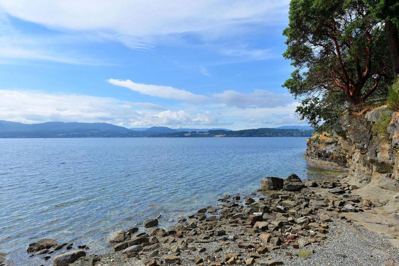 Oceanside Lodge Saanich Inlet North Saanich Exteriör bild