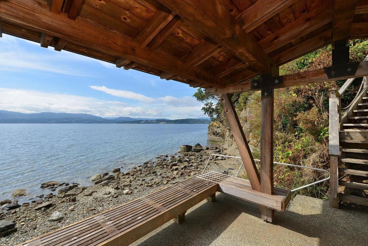 Oceanside Lodge Saanich Inlet North Saanich Exteriör bild